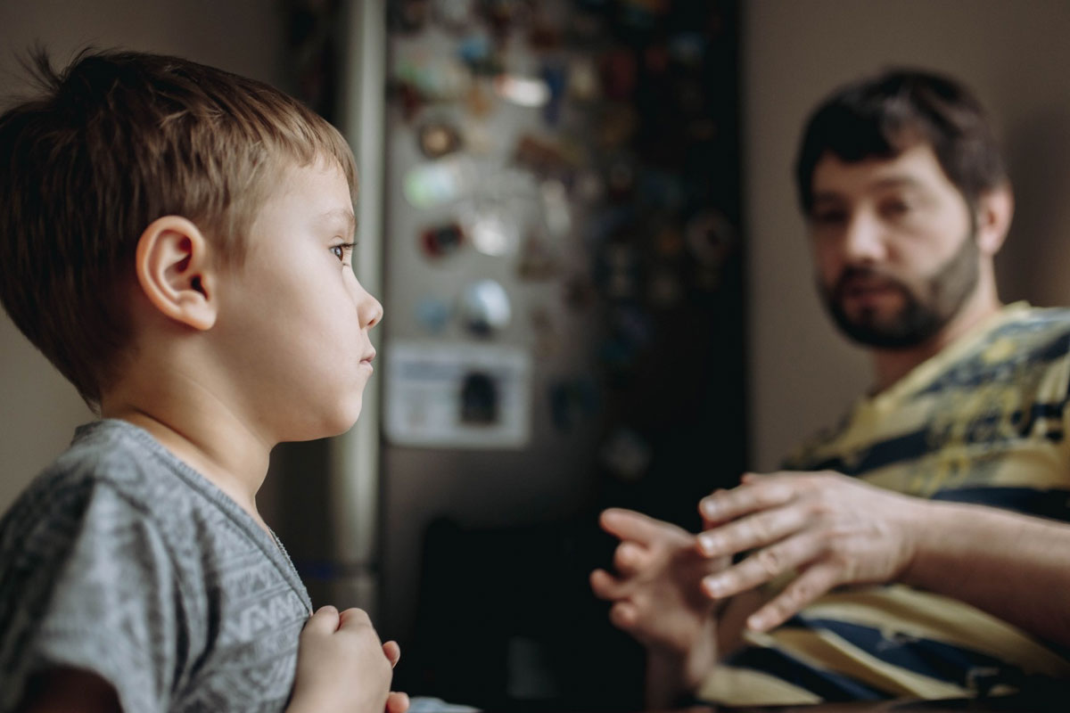 Πώς μιλάμε σε παιδιά και εφήβους για τον πόλεμο; Πώς μιλάμε σε παιδιά και εφήβους για τον πόλεμο;